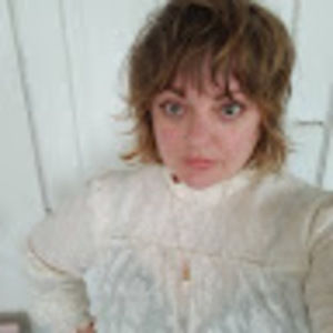 Meet your Posher, Ella